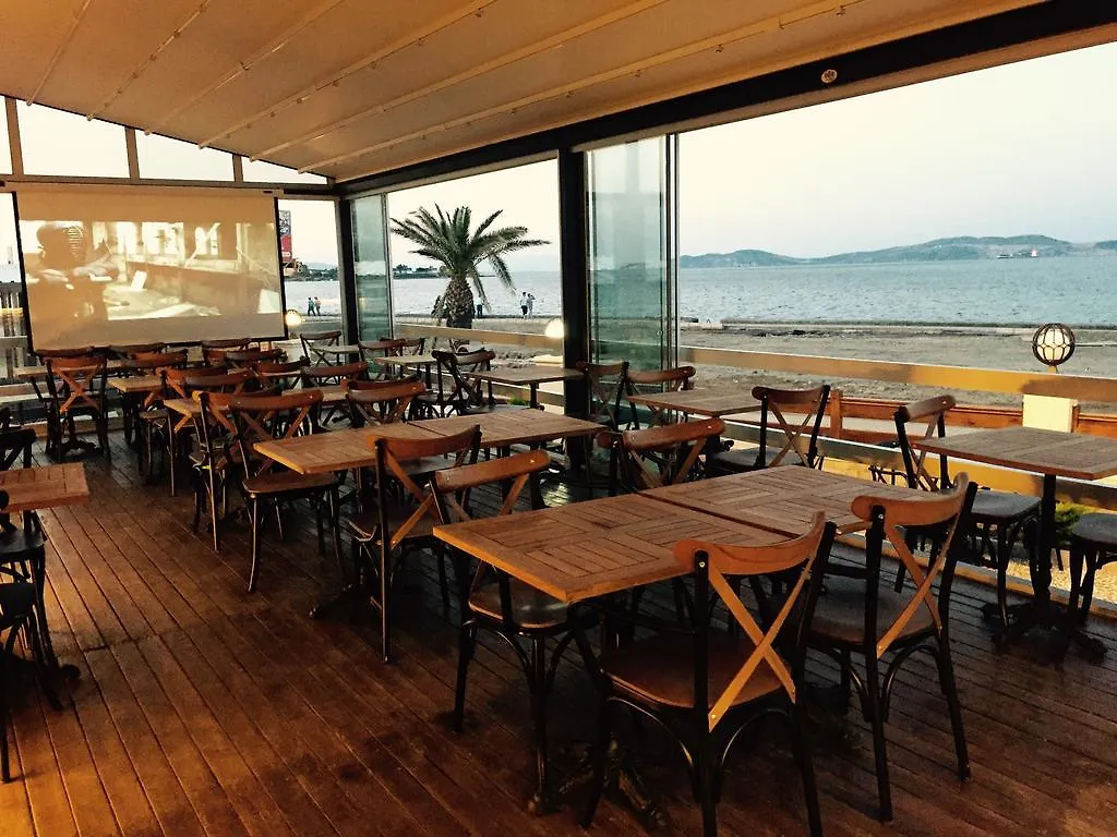 Nemrut Bay Otel Yenifoca 住宿加早餐酒店